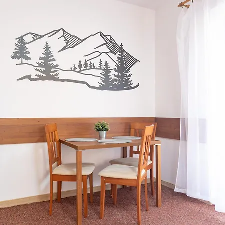 Family & Friends Vel'ka Lomnica